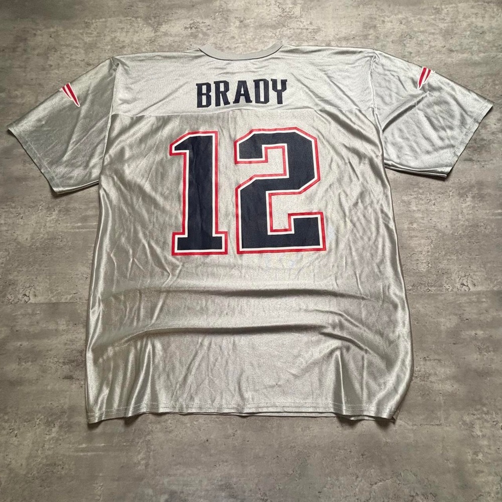 NFL Team Apparel Tom Brady Jersey Mens L Silver Excellent New England Patriots
